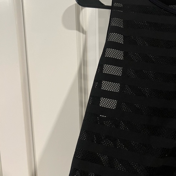 Lululemon Off and Running Tank Size 6 Black - Picture 8 of 8